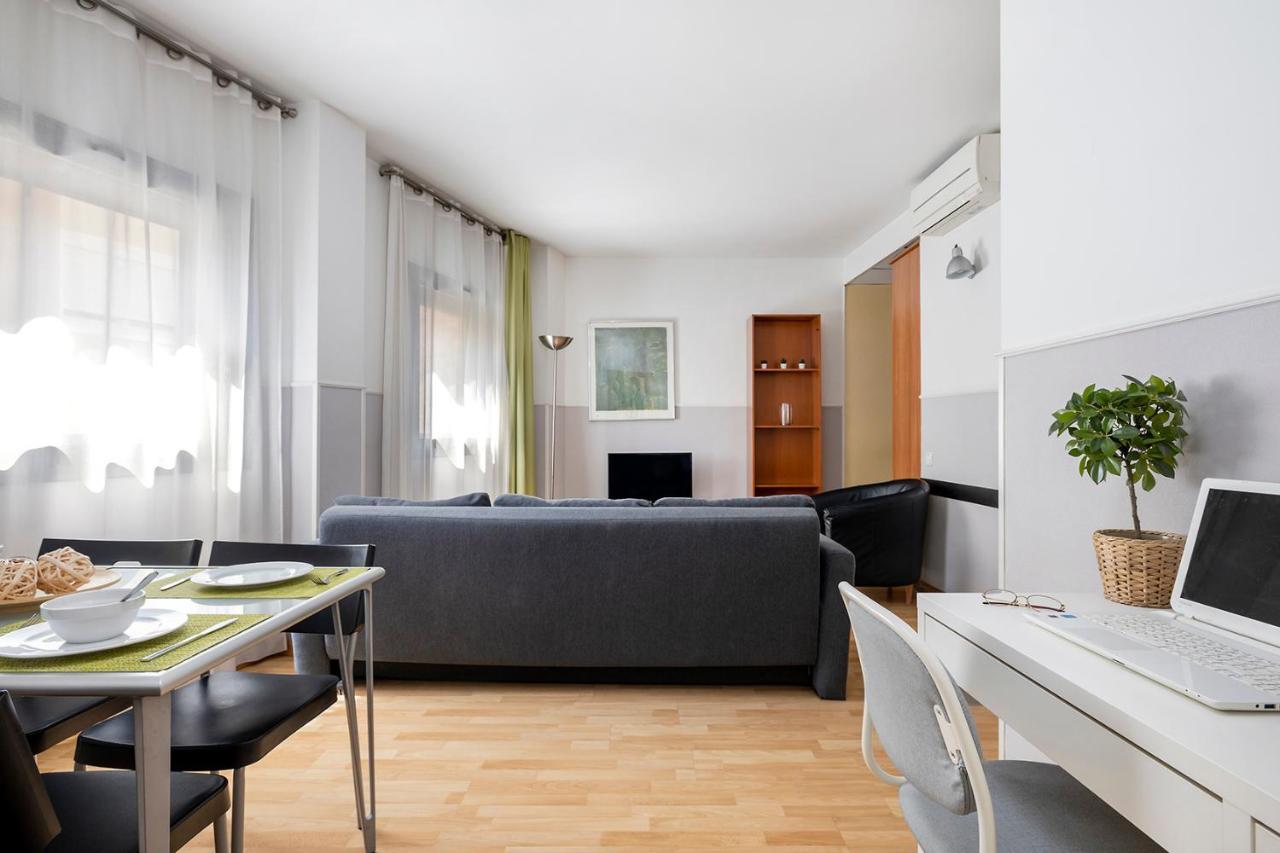 Apartments Sata Park Guell Area Barcelona Luaran gambar